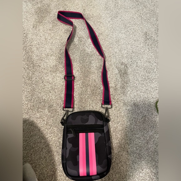 Parker & Hyde Crossbody - Picture 1 of 4